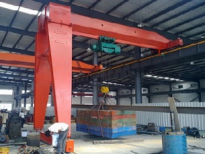 BMH model single beam semi gantry crane